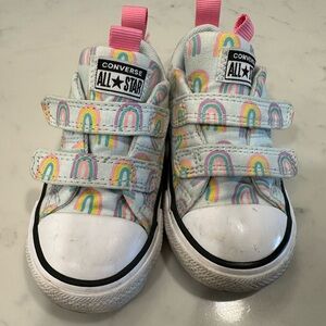 Toddler converse shoes size 6